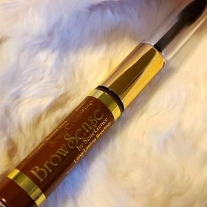 BrowSense long-lasting brow liner in Auburn